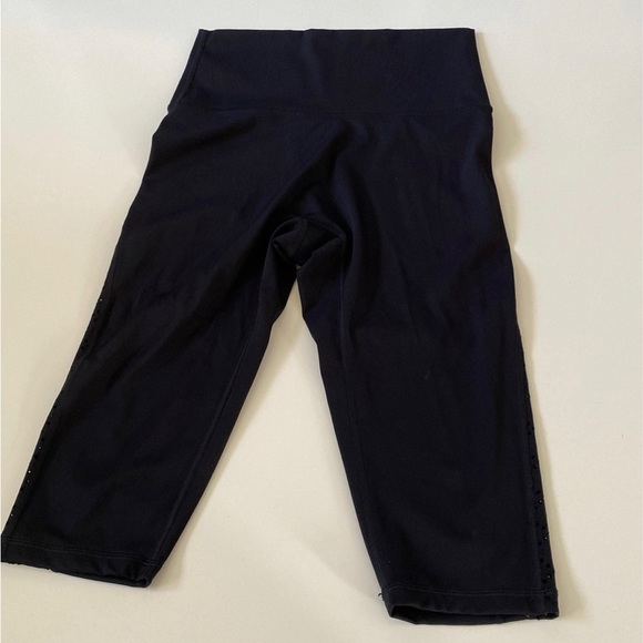 aerie Pants - Aerie move lasercut high wasited  cropped L